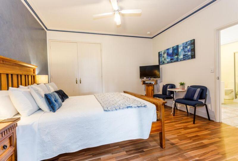 Inn The Tuarts Guest Lodge Busselton Accommodation - Adults Only Exterior photo