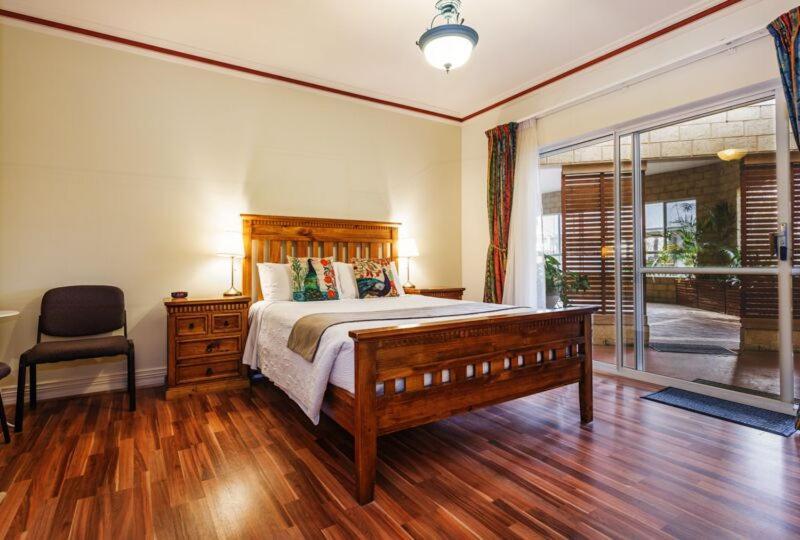 Inn The Tuarts Guest Lodge Busselton Accommodation - Adults Only Exterior photo