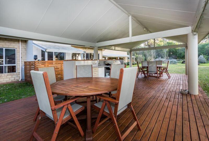 Inn The Tuarts Guest Lodge Busselton Accommodation - Adults Only Exterior photo