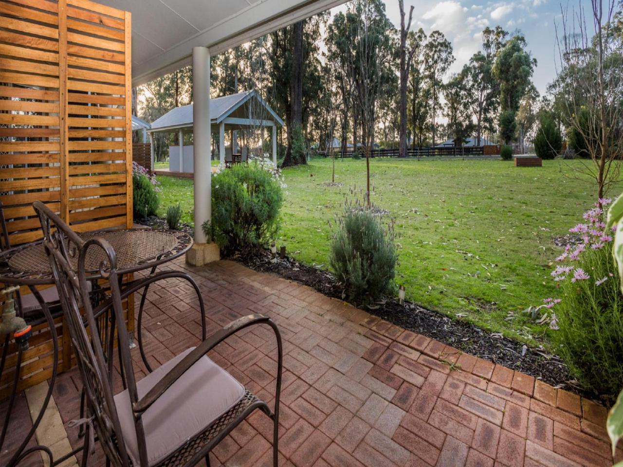 Inn The Tuarts Guest Lodge Busselton Accommodation - Adults Only Exterior photo