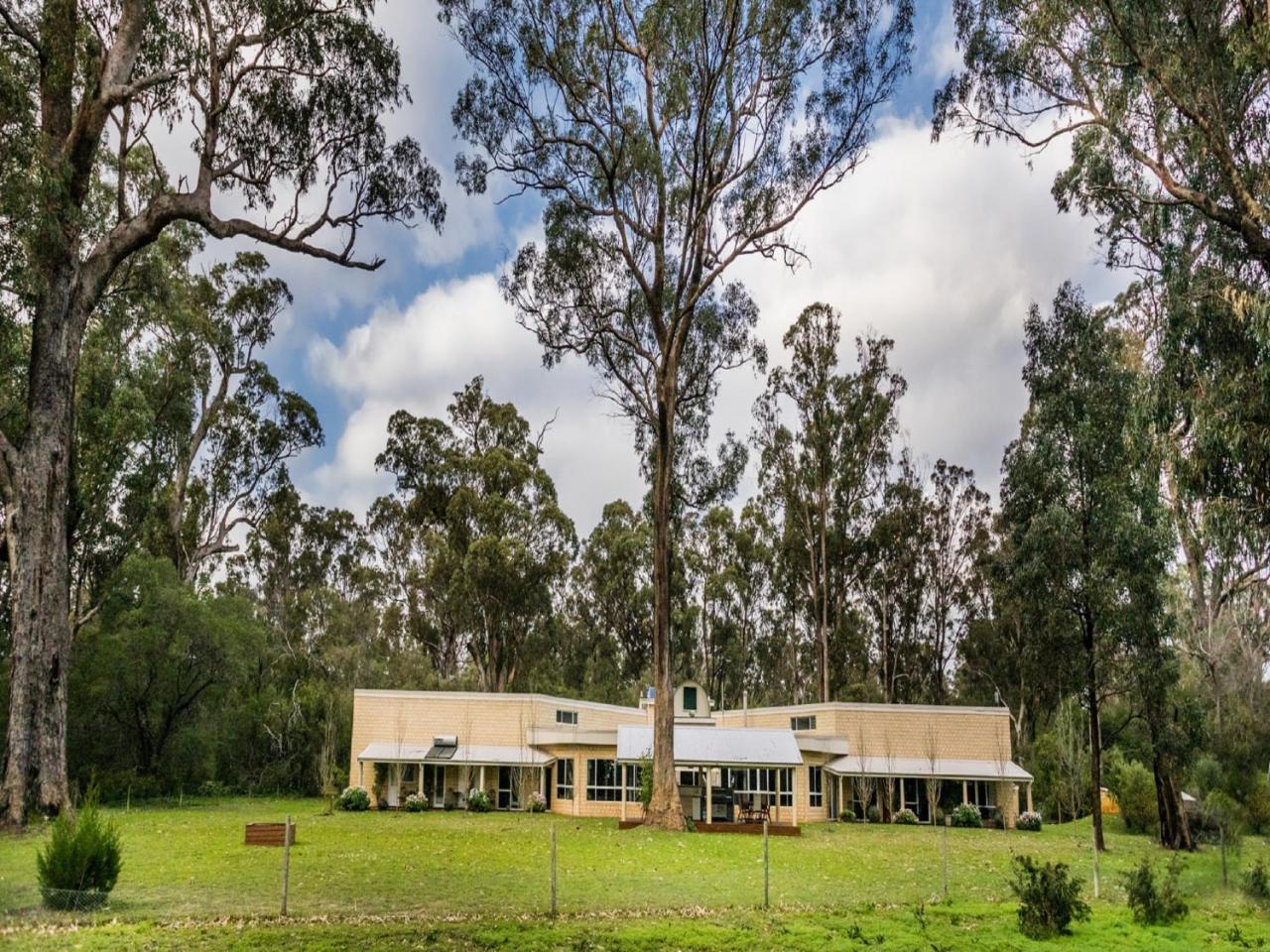 Inn The Tuarts Guest Lodge Busselton Accommodation - Adults Only Exterior photo